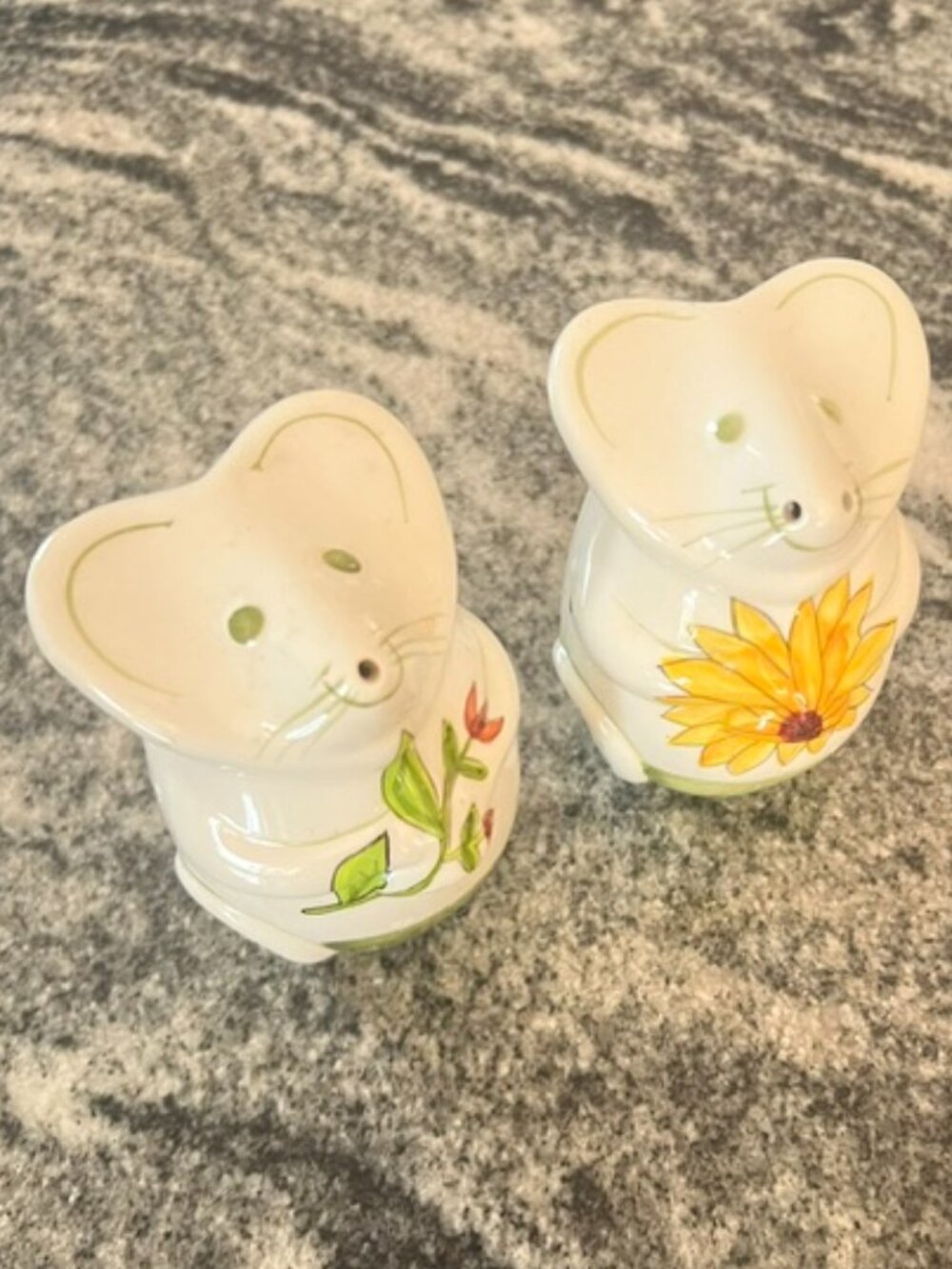 Vintage Laurie Gates Ceramic Mouse Cheese Shaker Set of 2 Sunflower Flower VTG